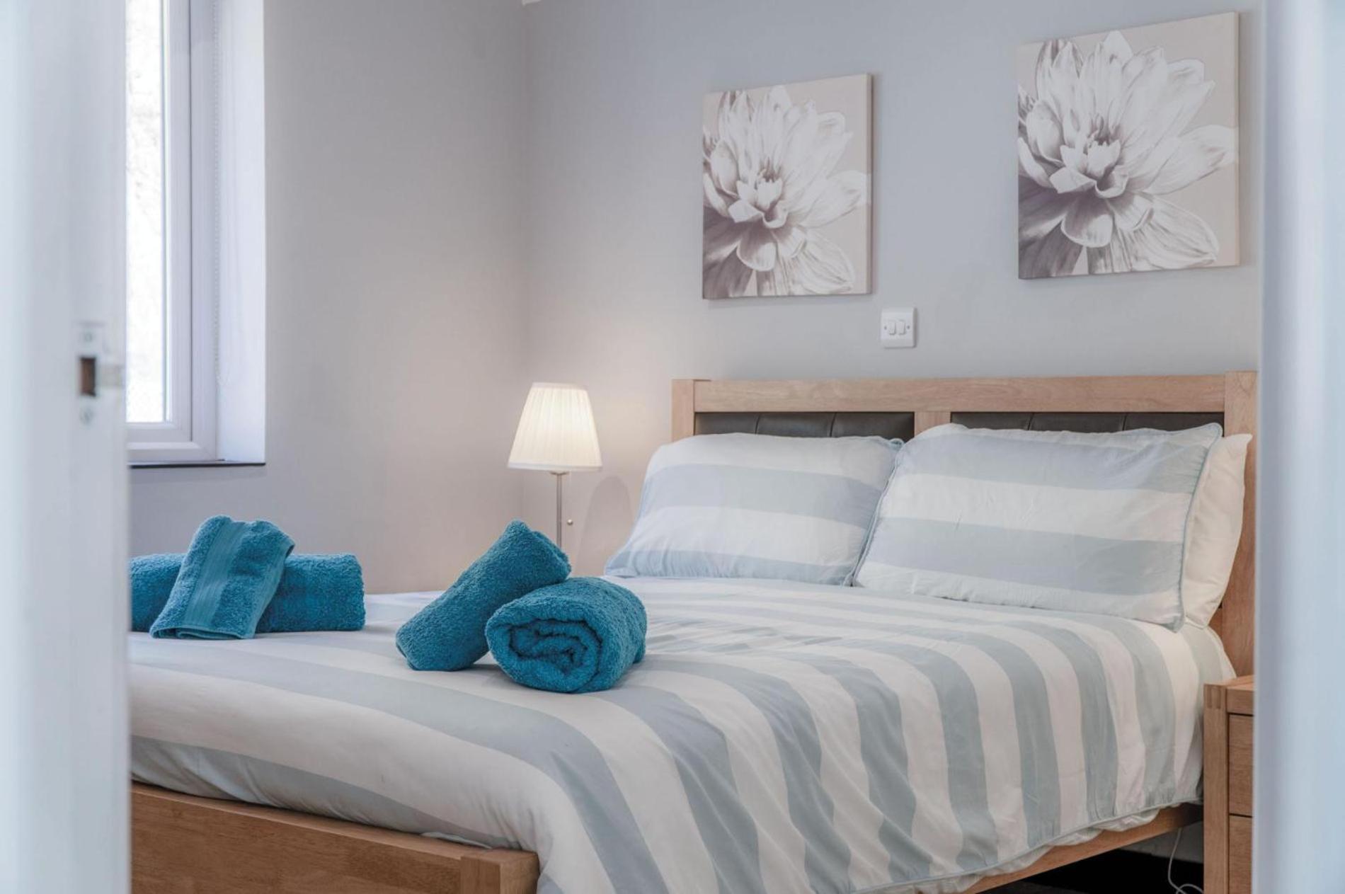 Ewyn Y Don - 2 Bedroom Apartment - Pendine Bagian luar foto