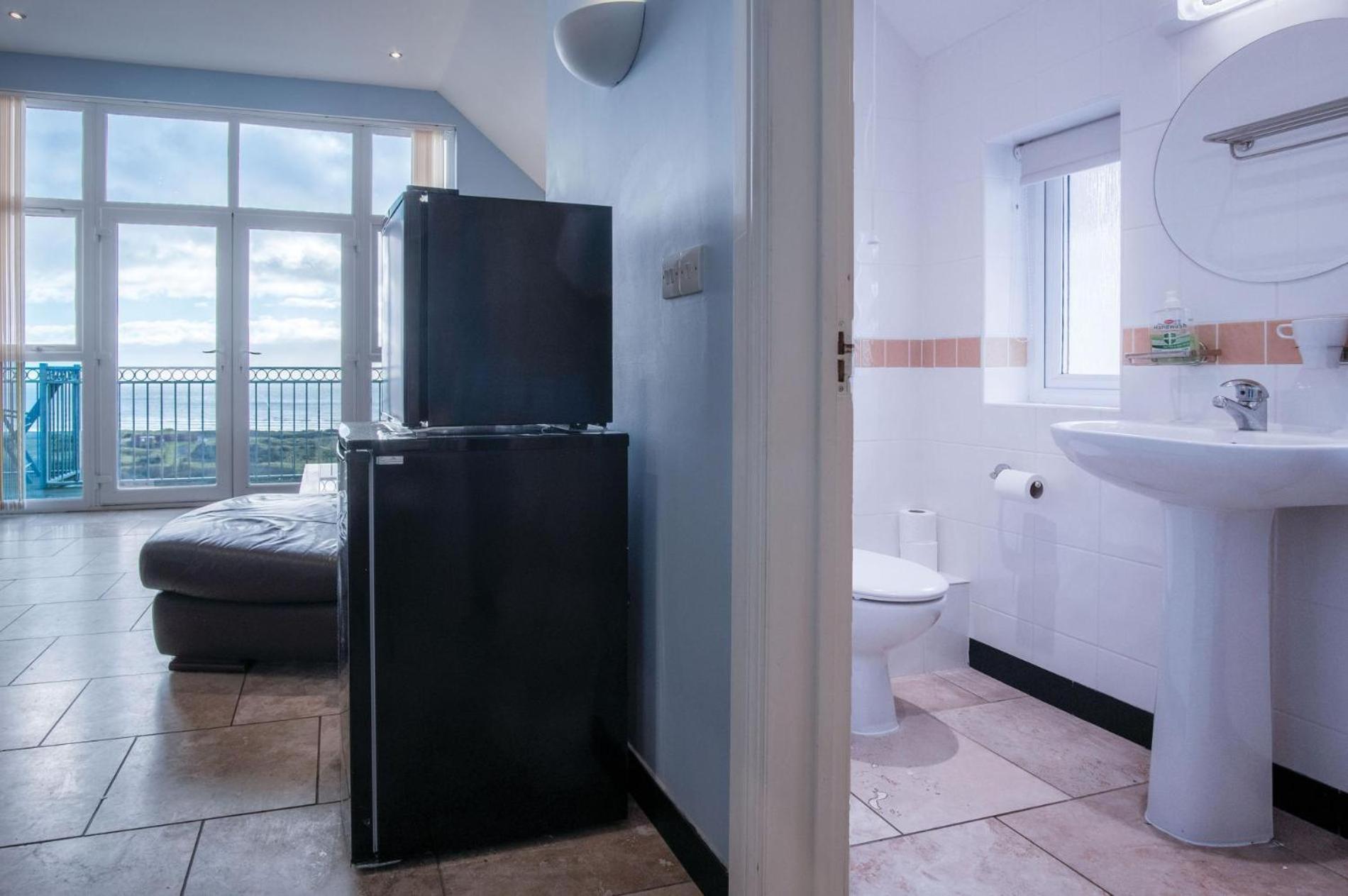 Ewyn Y Don - 2 Bedroom Apartment - Pendine Bagian luar foto