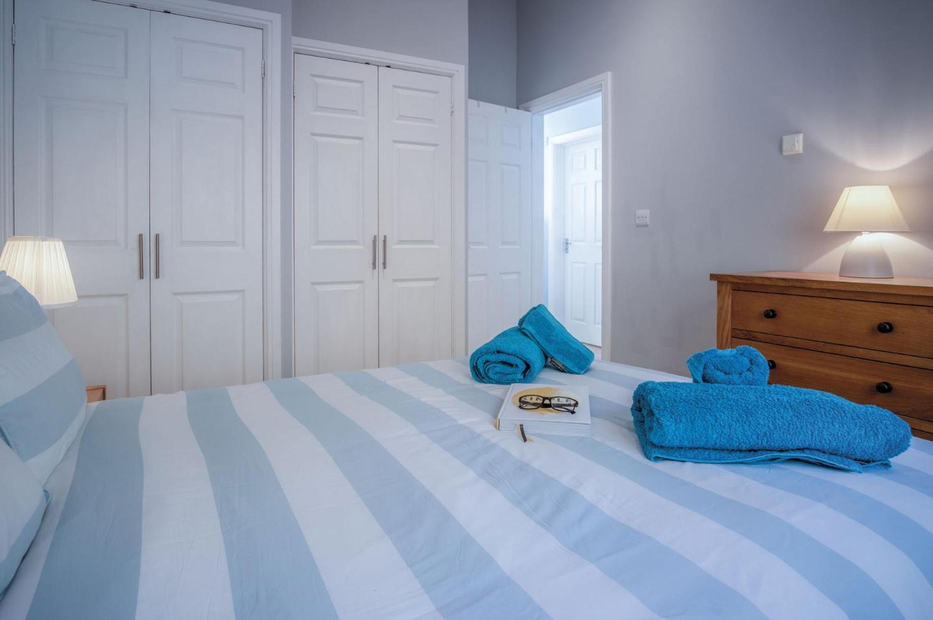 Ewyn Y Don - 2 Bedroom Apartment - Pendine Bagian luar foto
