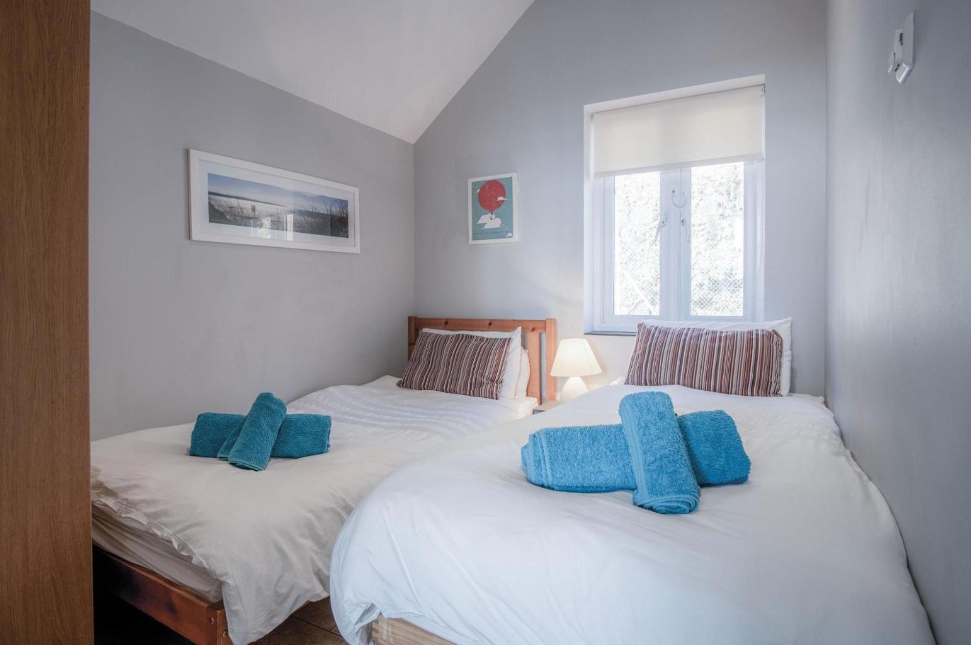 Ewyn Y Don - 2 Bedroom Apartment - Pendine Bagian luar foto