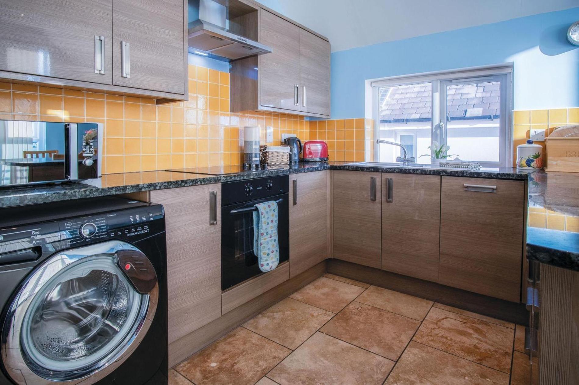 Ewyn Y Don - 2 Bedroom Apartment - Pendine Bagian luar foto
